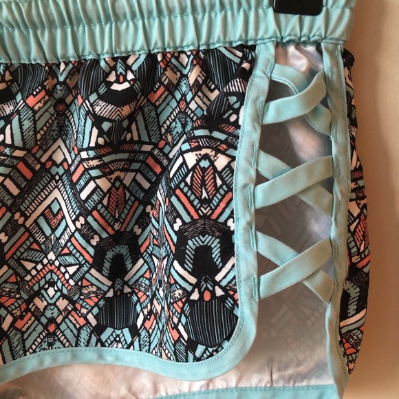 L.A. Hearts Board Shorts S geometric teal pattern drawstring beads criss cross - Picture 4 of 4